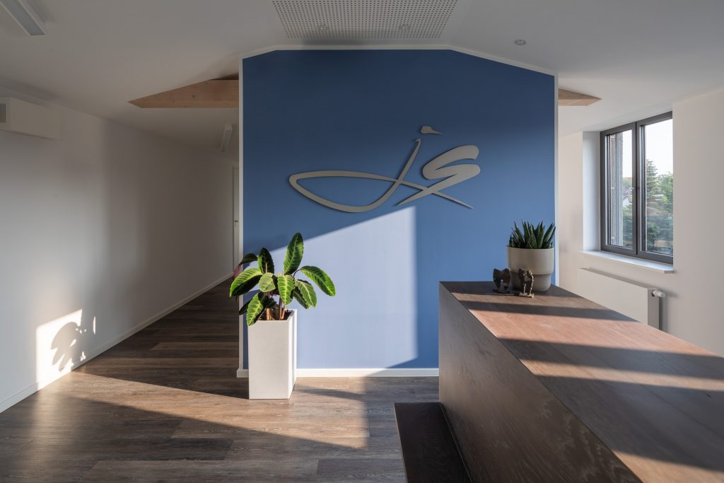 Empfang der Zahnarztpraxis Dr. Jan Schürmans in Bad Salzuflen.